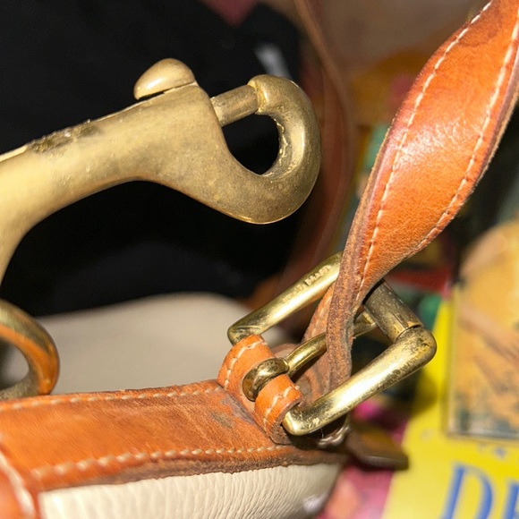 Vintage Dooney & Bourke 1980s Ivory Pebbled Leather Drawstring Bucket Bag - Picture 14 of 16
